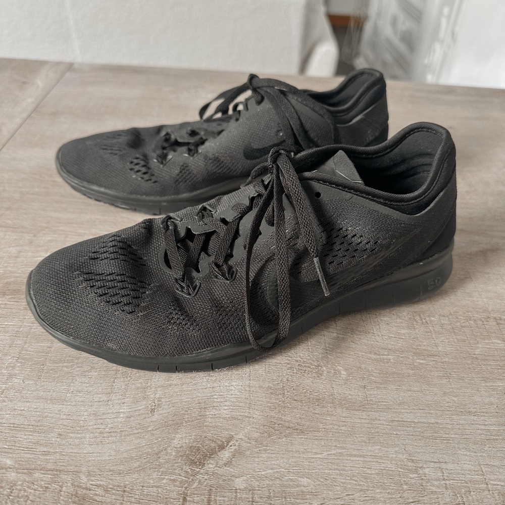 Nike Black Sneakers